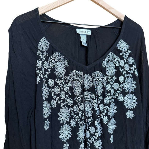 Catherine’s Cold Shoulder Rayon V-Neck 3/4 Sleeve Embroidered Top. 3X #1459 - Picture 3 of 4
